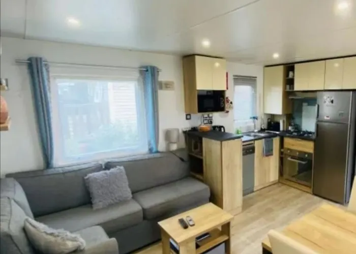 Sbvacances Entierement Equipe Et Confort Grand 2ch Avec Parentale Et 2 Sdb Dans 4 Etoiles Campingplads *