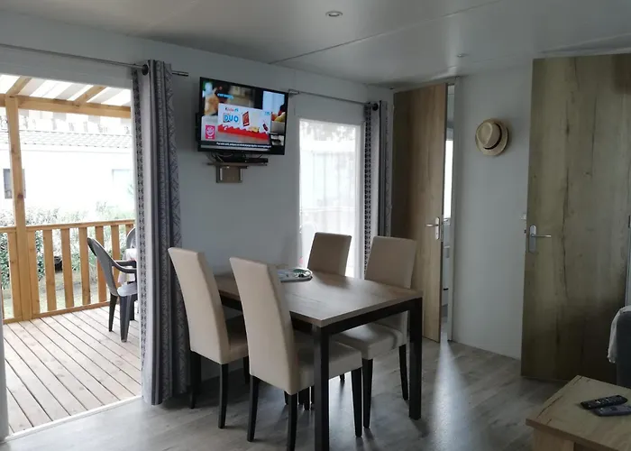 Sbvacances Entierement Equipe Et Confort Grand 2ch Avec Parentale Et 2 Sdb Dans 4 Etoiles Campingplads Saint-Julien-en-Born