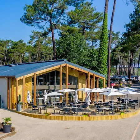 Campingplads Sbvacances Entierement Equipe Et Confort Grand 2ch Avec Parentale Et 2 Sdb Dans 4 Etoiles *